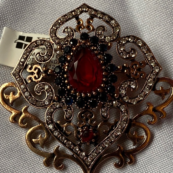 Beautiful Brooch by Howard’s Love in spades - Picture 2 of 10